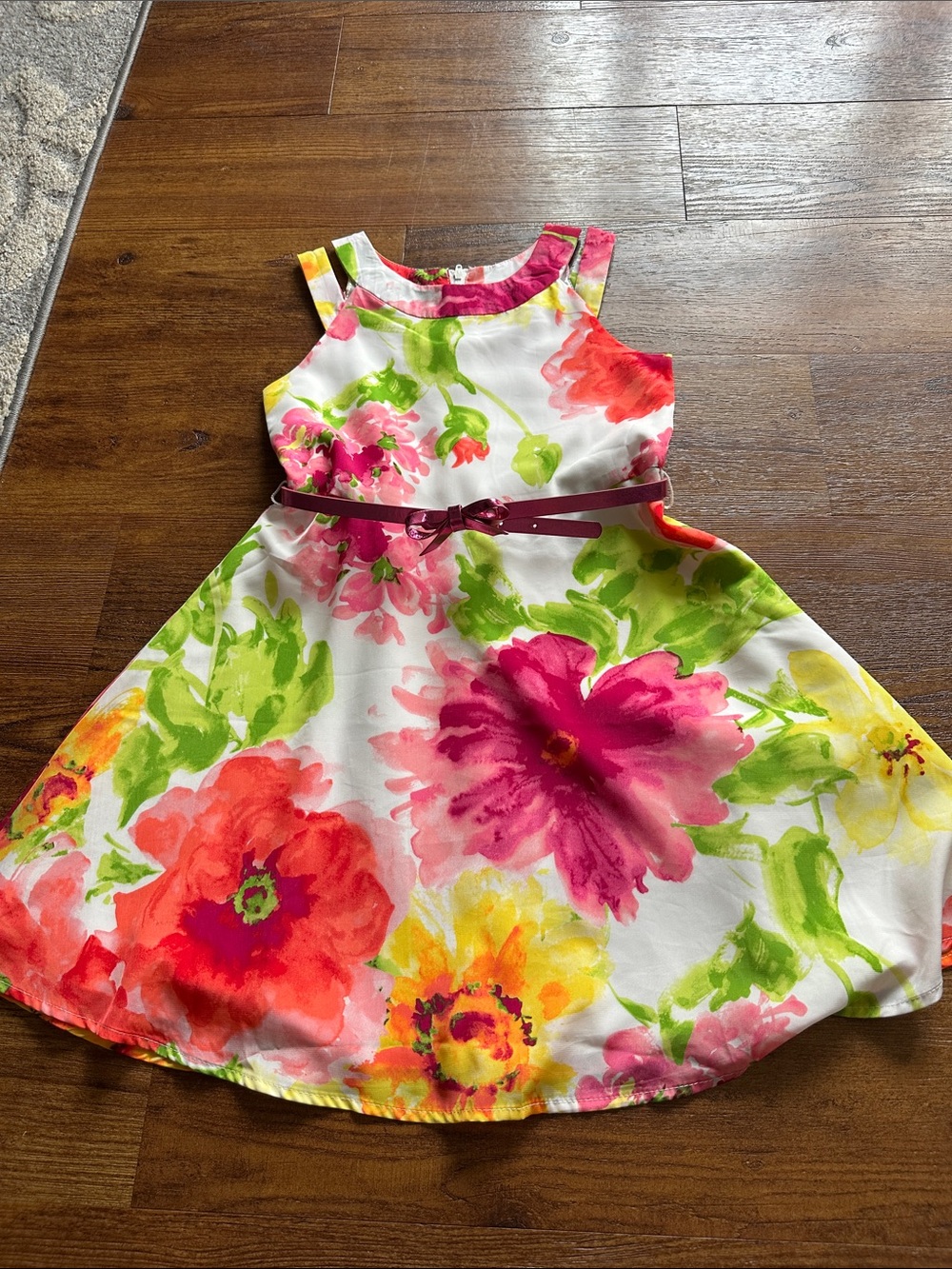 Girls 6-7 Dress from The Children’s Place. Bright Floral, sleeveless, belted.